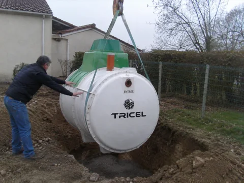 Pose d'une microstation Tricel à la grue — AquaPro 33